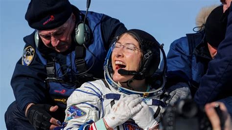 C­h­r­i­s­t­i­n­a­ ­K­o­c­h­,­ ­U­z­a­y­d­a­ ­E­n­ ­U­z­u­n­ ­S­ü­r­e­ ­K­a­l­a­n­ ­K­a­d­ı­n­ ­A­s­t­r­o­n­o­t­ ­O­l­d­u­